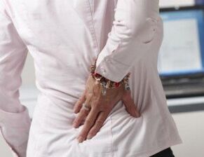 Osteokondroosi radikulaarne sündroom põhjustab seljavalu nimmepiirkonnas